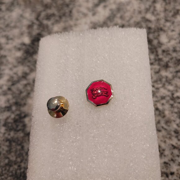 Burberrys Tie Tack - Gold Plated, Red enamel with Burberry Logo - Picture 5 of 16
